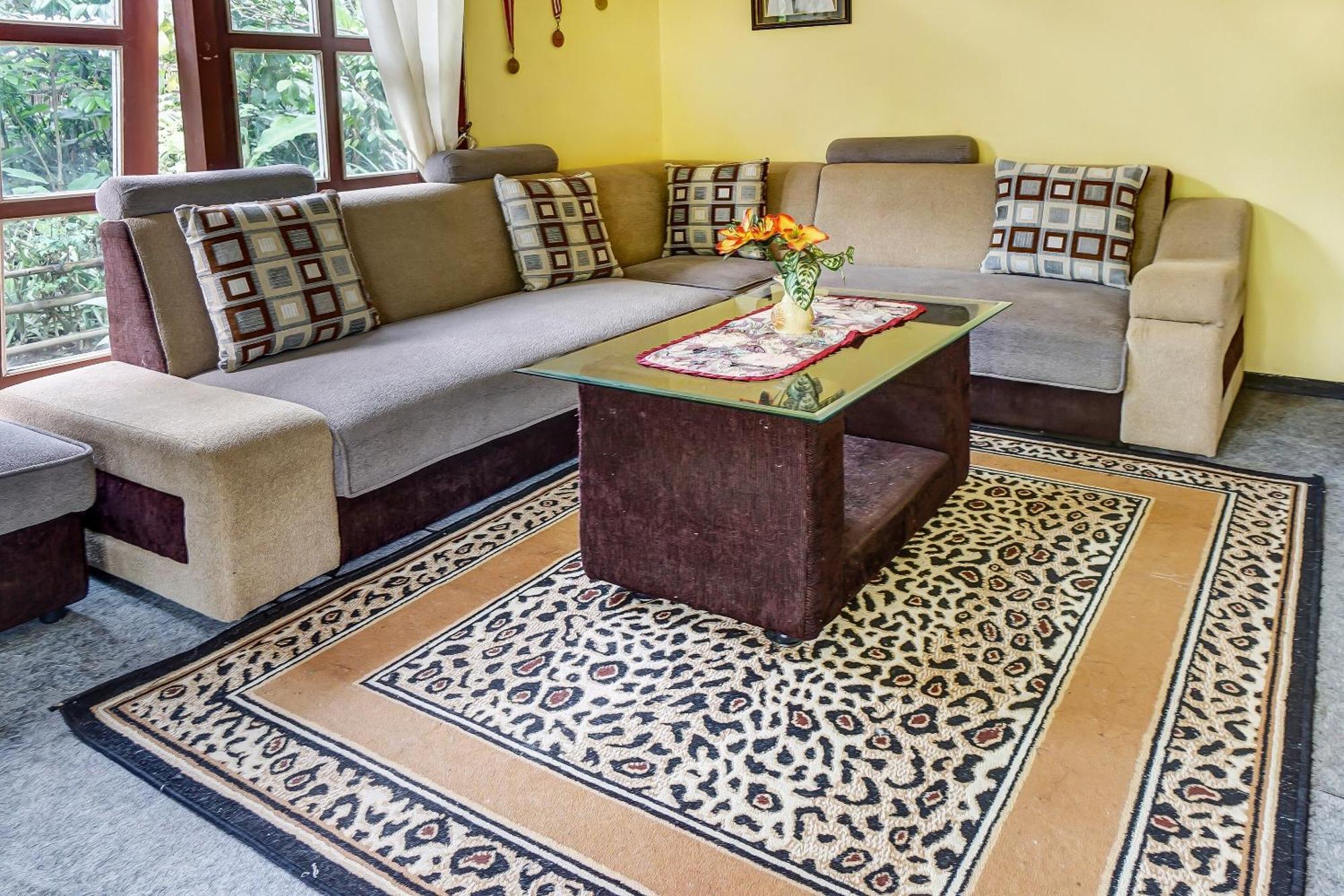 OYO Homes 90984 Kampung Wisata Ekologi Puspa Jagad Blitar Bagian luar foto